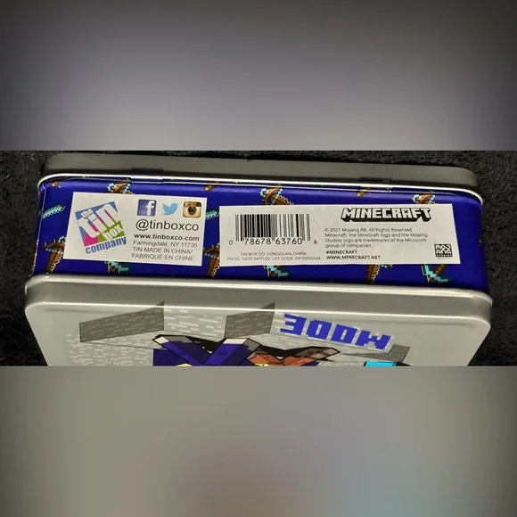 Minecraft Tin Box Lunch Box - Picture 4 of 4